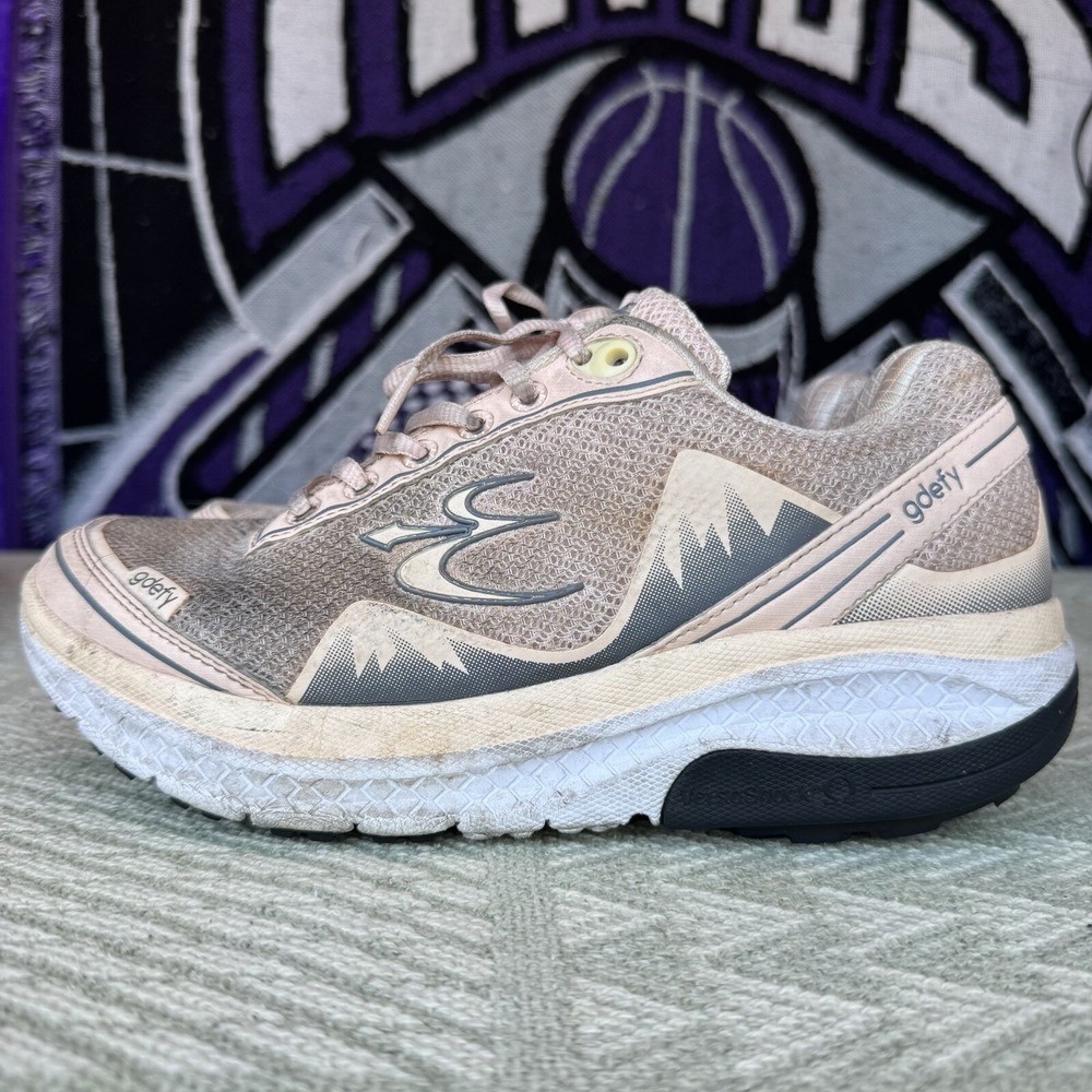 Size 8 - Gdefy Gravity‎ Defyer Mighty Walk Sneaker Womens Peach/Gray Lace Up